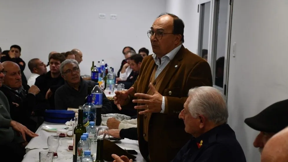 Cena por el Día de Bomberos 